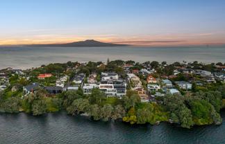 10/258 Hurstmere Road, Takapuna