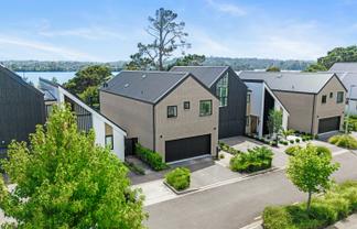 17 Jack Seabrook Road, Hobsonville