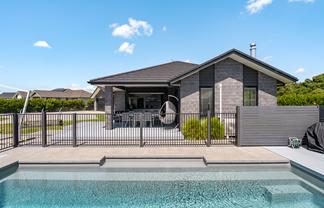 15 Mike Smith Drive, Cambridge