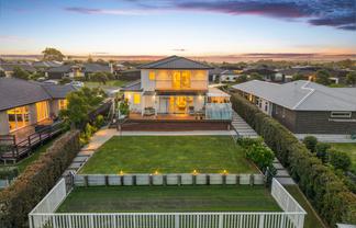 94 Pohutukawa Parade, Riverhead