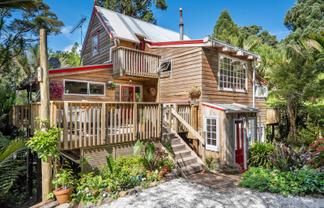 51 Wood Bay Road, Titirangi