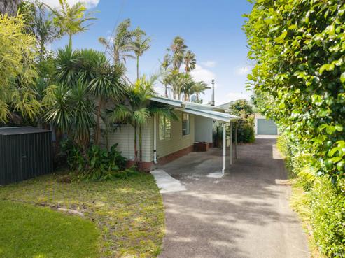 22 Doment Crescent, Orewa