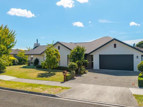 38 Hollybush Drive, Brightwater