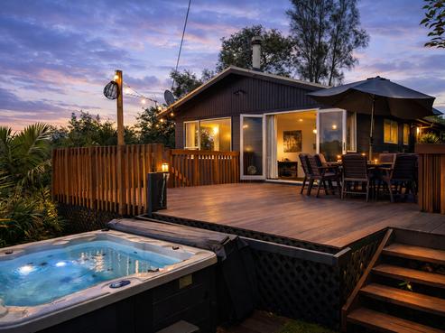 47 Waitakere Road, Waitakere