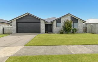 67 Goodwin Crescent, Pyes Pa