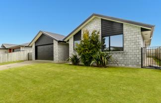 67 Goodwin Crescent, Pyes Pa