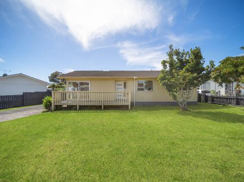 17 Sandrine Avenue, Clover Park