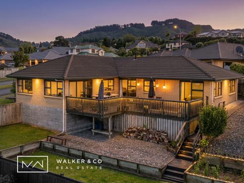 16 Kirton Drive, Riverstone Terraces