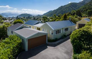 8 and 8a Angle Street, Picton