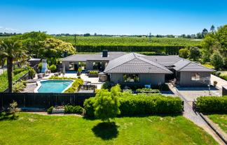 77 Algernon Road, Longlands