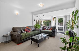 3B Pukatea Street, Eastbourne
