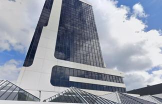 Full floor on Byron Ave