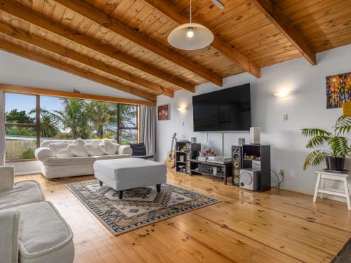 5 Miro Road, Raumati South