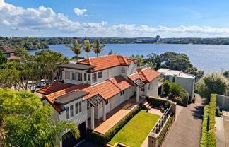 248A Hurstmere Road, Takapuna