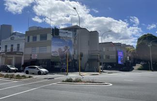 Profiled Corner Office - 6 Carparks