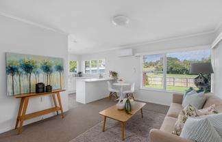 4/760 Beach Road, Browns Bay