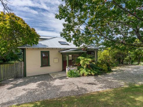 24 Mount Street, Waikouaiti