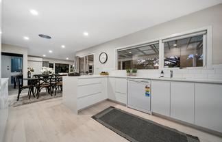 6 Youngs Road, Papakura