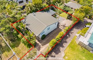 899 East Coast Road, Torbay