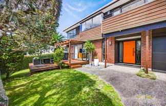 2/11 Hauraki Road, Hauraki