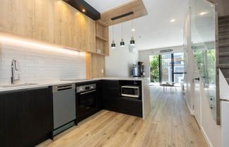 2/108 Beach Road, Te Atatu Peninsula