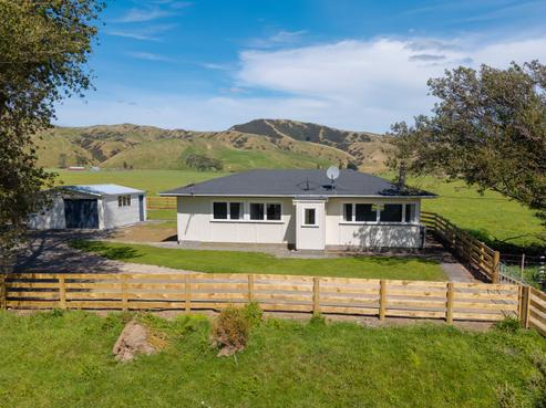 194 River Road, Woodville