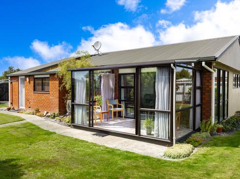 23 Buick Street, Redwoodtown