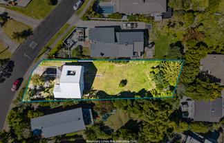 20 Peter Terrace, Castor Bay