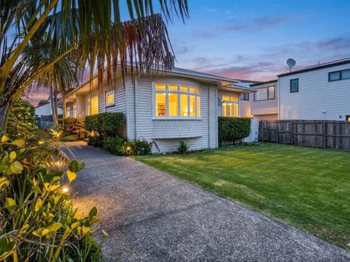 65 Aramoana Avenue, Devonport