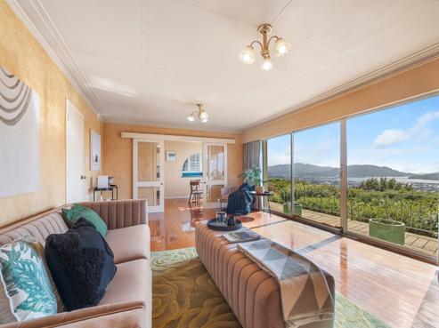 50 Earls Road, Saint Clair
