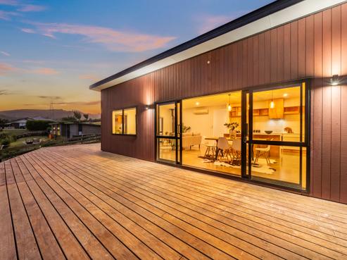 47 Percy Kinsman Crescent, Riverstone Terraces
