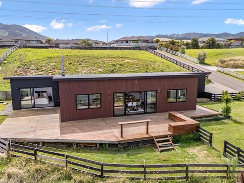 47 Percy Kinsman Crescent, Riverstone Terraces
