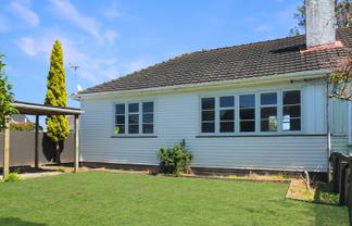 8 Johnston Street, Foxton