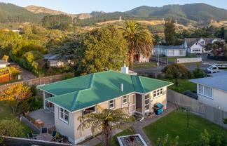 4 Brazier Grove, Paraparaumu