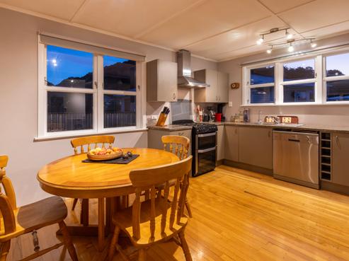 4 Brazier Grove, Paraparaumu