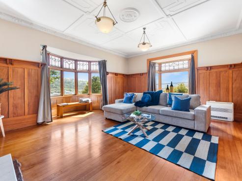50 Easther Crescent, Kew