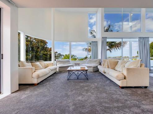 2/36 King Richard Place, Browns Bay