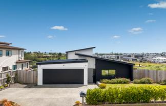11 Whawhaki Road, Beachlands
