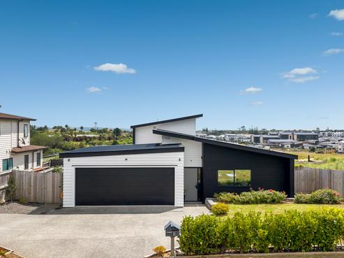 11 Whawhaki Road, Beachlands