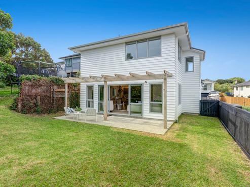 25 Maylee Crescent, Gulf Harbour