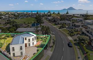 19 Ocean View Road, Coastlands