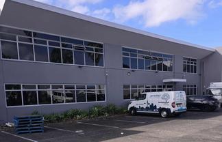 Large Albany Office with 10 x car parks 196m2