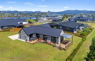 105 Rangiora Crescent, Matarangi