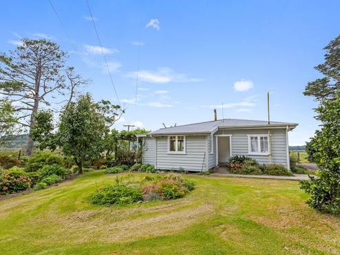 37 Camp Road, Coroglen
