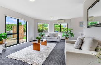 64 Brymer Road, Grandview Heights