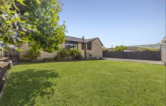 12 Harcourt Place, Wakefield