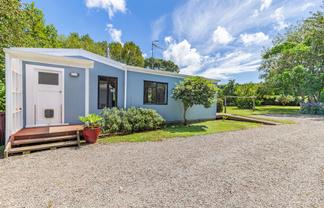 52 Jacksons Road, Levin