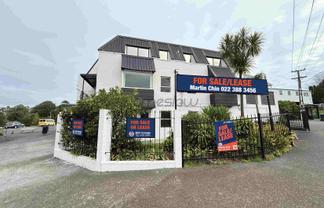 Exceptionally visible Commercial Gem