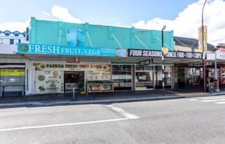 FULL HOUSE INVESTMENT - 3 TENANTS IN PLACE!