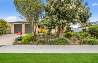14 Clifford Place, Amberley